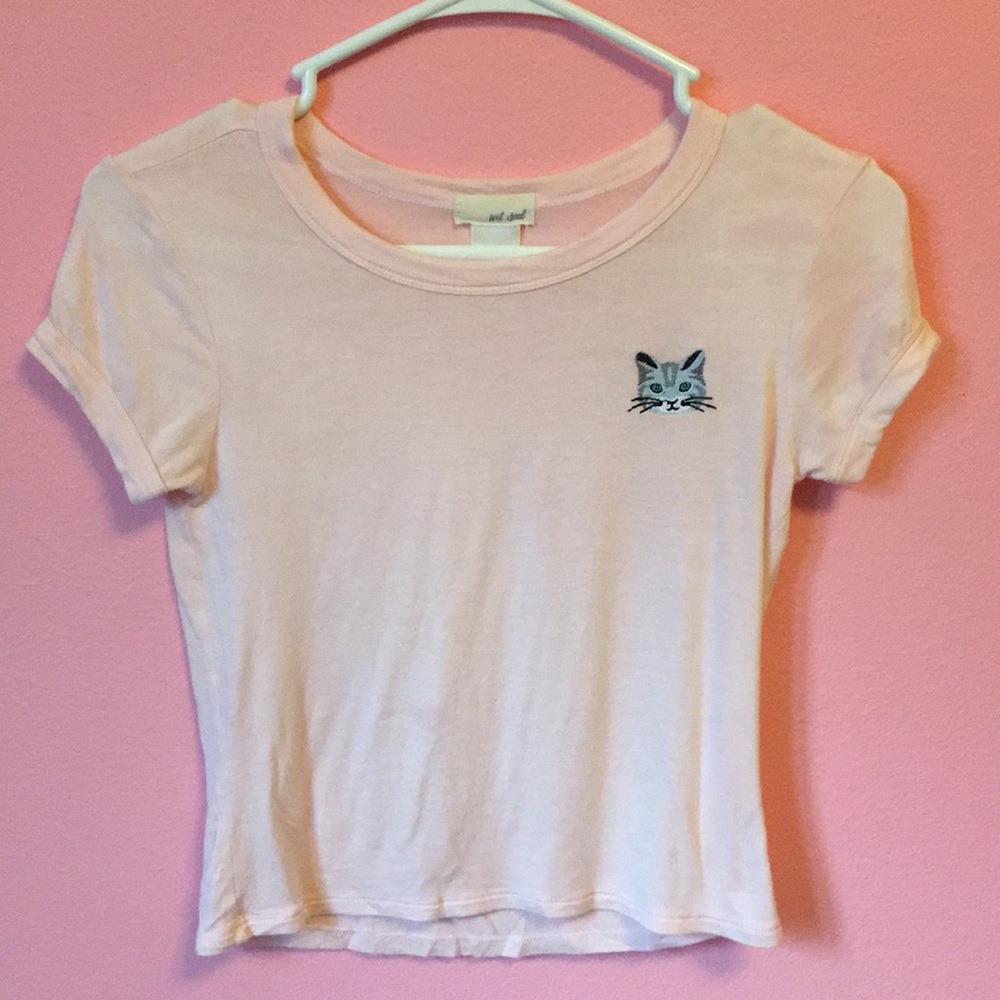 *SPRING SALE* 🌸 embroidered cat crop tee 🌸